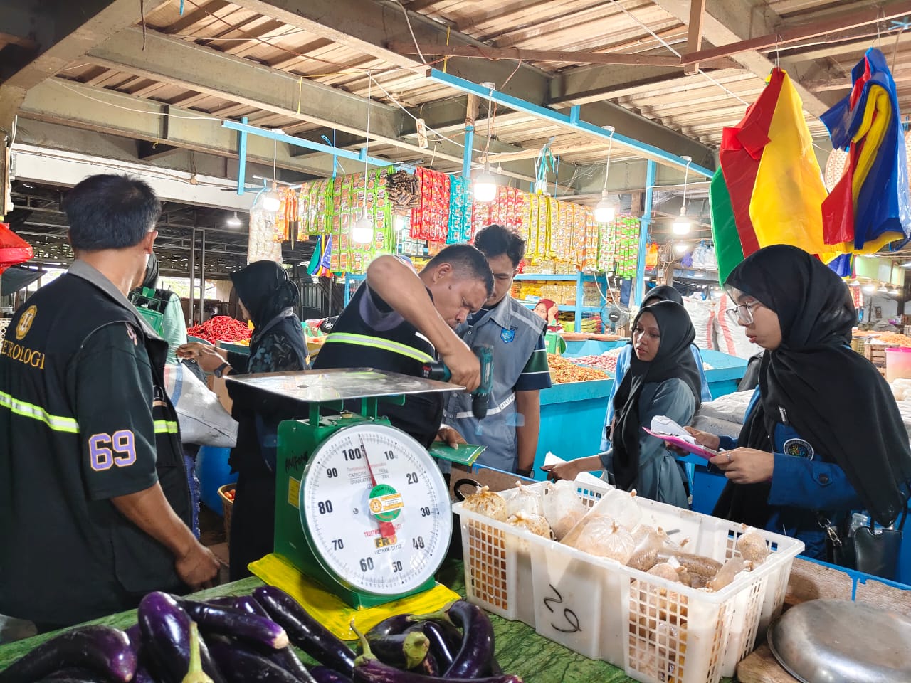 KEGIATAN SIDANG TERA TERA ULANG UTTP DI UPTD PASAR WILAYAH TENGAH